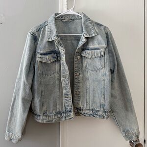Light Blue Denim Jacket – Classic Style